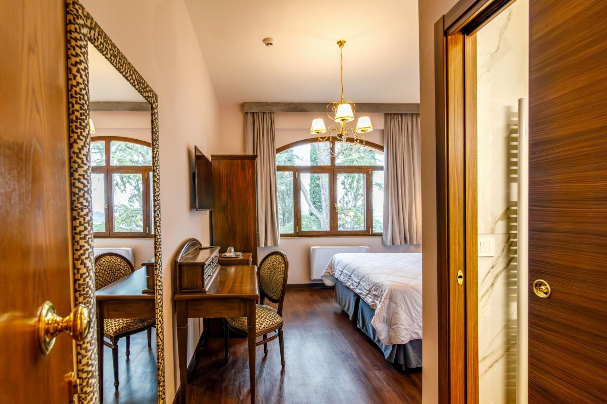 Villa Lecchi Hotel Wellness Colle Val D'Elsa Exterior photo
